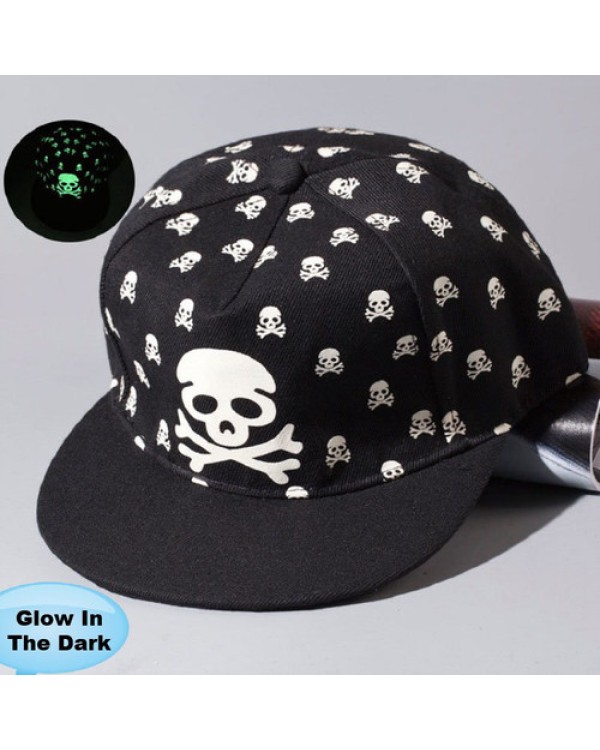 Tamsoje šviečianti kepurė „Skull“