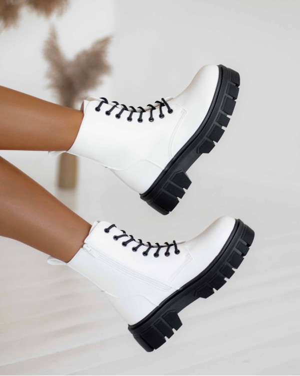 Aulinukai batai „Daniela White“